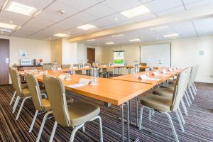 Holiday Inn Newcastle Gosforth Park, an IHG Hotel - Questions About Staying Here
