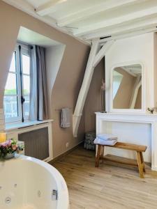 Hotel Saint-Laurent, The Originals Relais - Booking Information