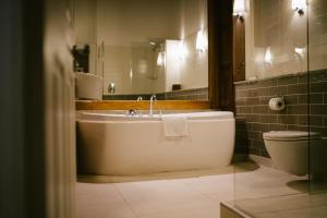Jesmond Dene House - Questions About Staying Here