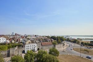 Leonardo Royal Southampton Grand Harbour - Questions About Staying Here