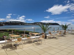 Livermead Cliff Hotel - Getting There and Around
