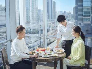 Lotte City Hotel Kinshicho - Transportation Access