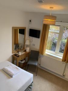 Old Farm Hotel - Questions About Staying Here