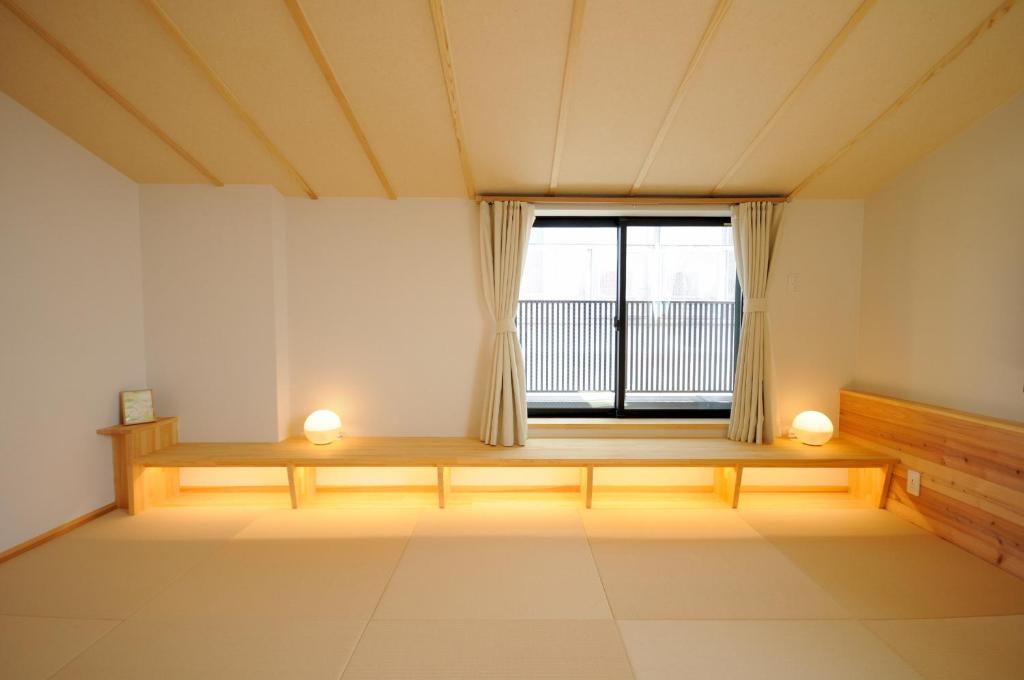 Onya Tachibana - Tips for a Great Stay