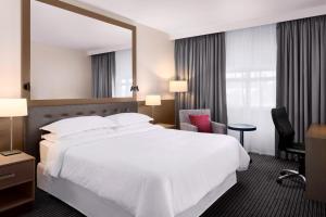 Sheraton Heathrow Hotel - Questions About Staying Here