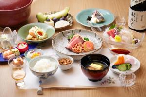 Shin Kadoya - Frequently Asked Questions