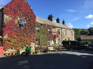 The Clarendon Country Pub With Rooms - Accessibility and Contact