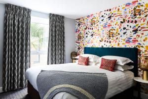 The Lodge Hotel - Putney - Worth The Stay