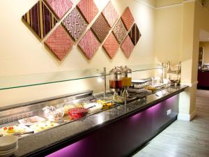 TLH Toorak Hotel - TLH Leisure, Entertainment and Spa Resort - Questions About Staying Here