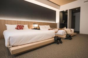 WAYFARER Shin - Accessibility and Transport