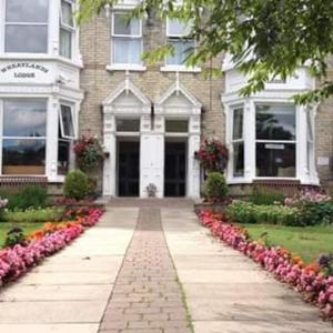 Wheatlands Lodge Hotel - Questions About Staying Here