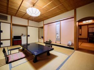 Yufuin Onsen Wafu Ryokan Tsuenosho - Frequently Asked Questions