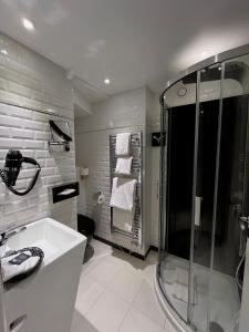 Art Hotel - About Staying Here