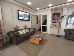 Hotel Le Saint-Hubert - Gare De Lyon Bastille - About Staying Here