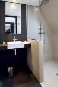 Marceau Champs-Elysées - About Staying Here
