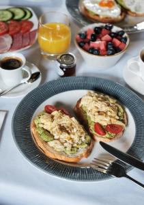 Montagu Place Hotel - Booking Information