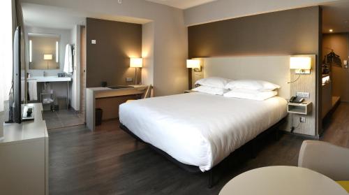 AC Hotel by Marriott Marseille Prado Vélodrome - Points About Your Stay