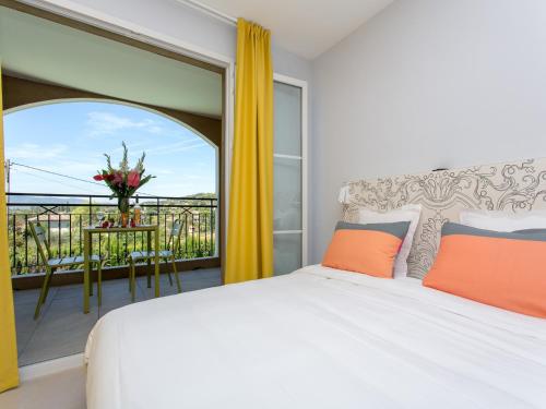 Adonis Mougins - Points About Your Stay