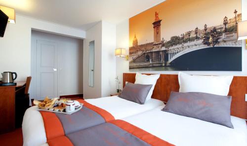 Alyss Saphir Cambronne Eiffel - Points About Your Stay