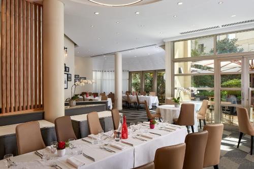 Ampere - Points About Your Stay