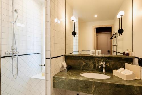 ANOTHER ROOM - Points About Your Stay