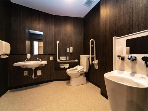 APA Hotel Nambaminami Daikokucho Station Front - Convenient Location