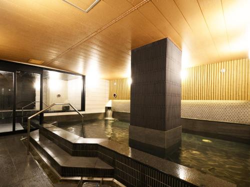 APA Hotel Sapporo Odori Ekimae South - Convenient Location and Nearby Attractions