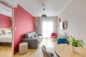AppartCity Comfort Paris Clichy - Mairie - Points About Your Stay