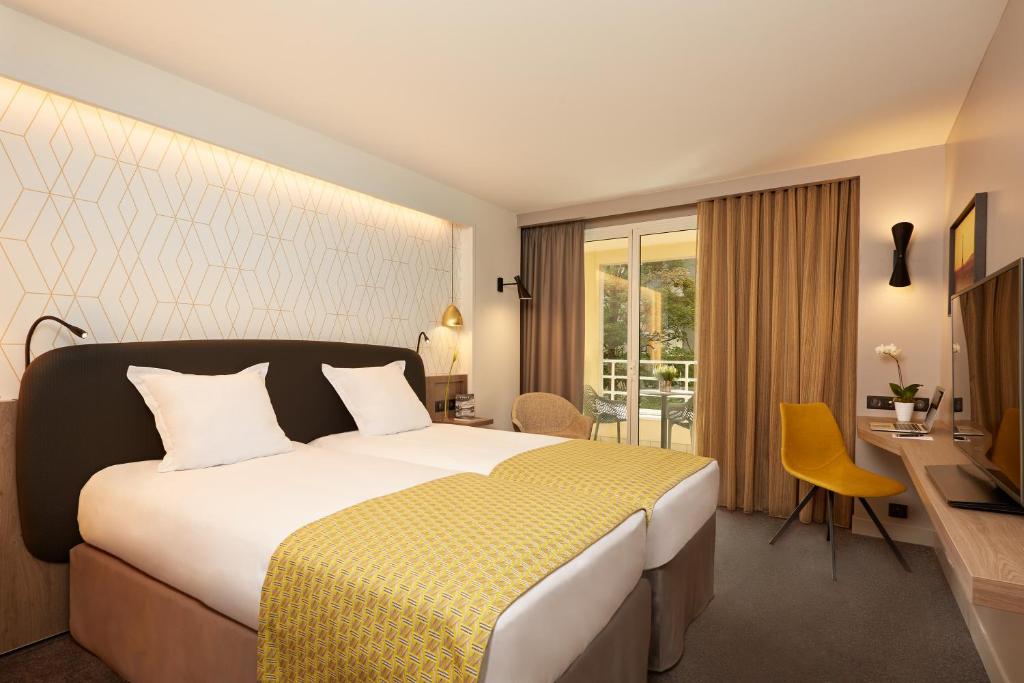 Auteuil Eiffel Tower - Points About Your Stay