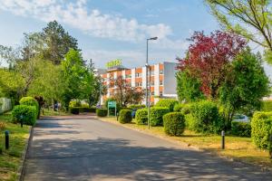 B&B HOTEL Lyon Nord 4 Stars - Points About Your Stay