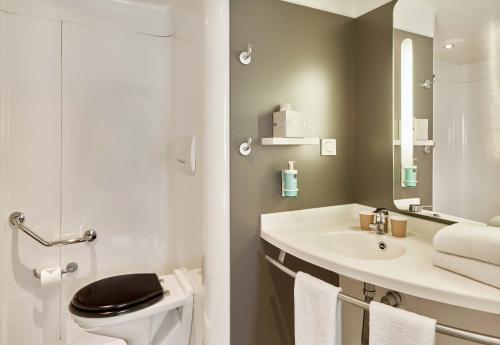 B&B HOTEL Rueil-Malmaison Station - Points About Your Stay