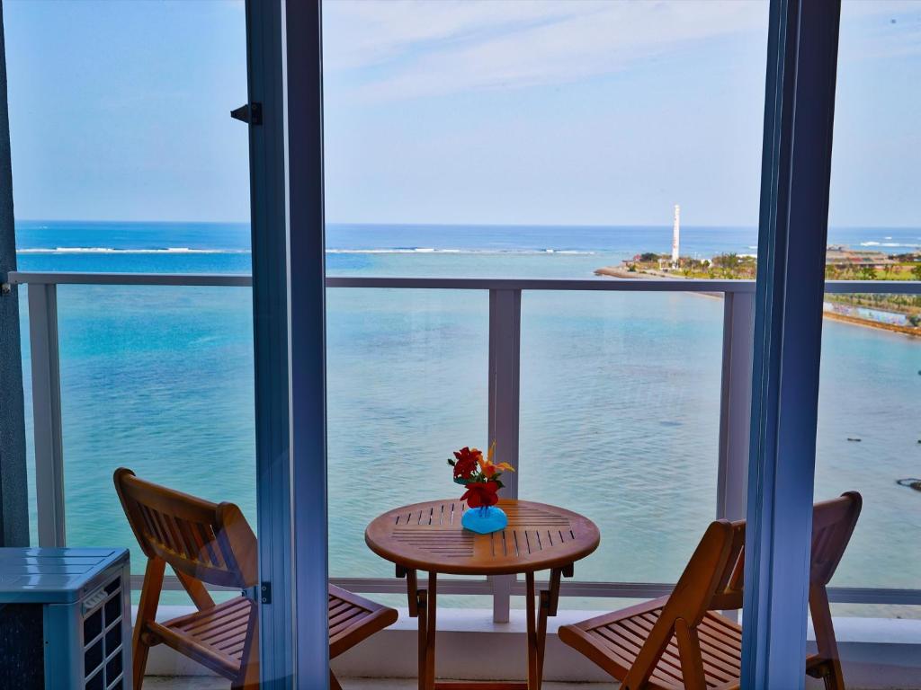 Beach Front Tower Mihama by DSH Review