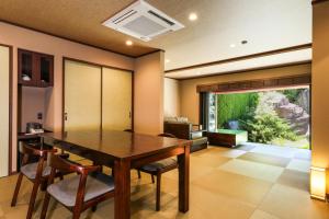 Beautiful Japanese Garden Kagetsu - Good To Know