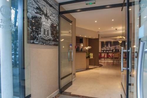 Best Western Au Trocadéro - Points About Your Stay
