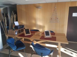 Best Western Park Hotel Geneve-Thoiry - Hotel Location and Proximity