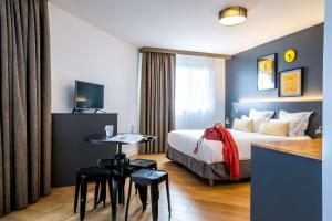 Best Western Plus Suitcase Paris La Défense - Points About Your Stay