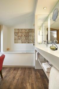 Best Western Premier HBEO Bordeaux Centre - Points About Your Stay