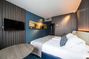 Best Western Premier Hotel De La Paix - Points About Your Stay