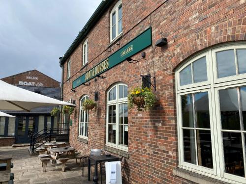 Boat & Horses Inn - Good To Know