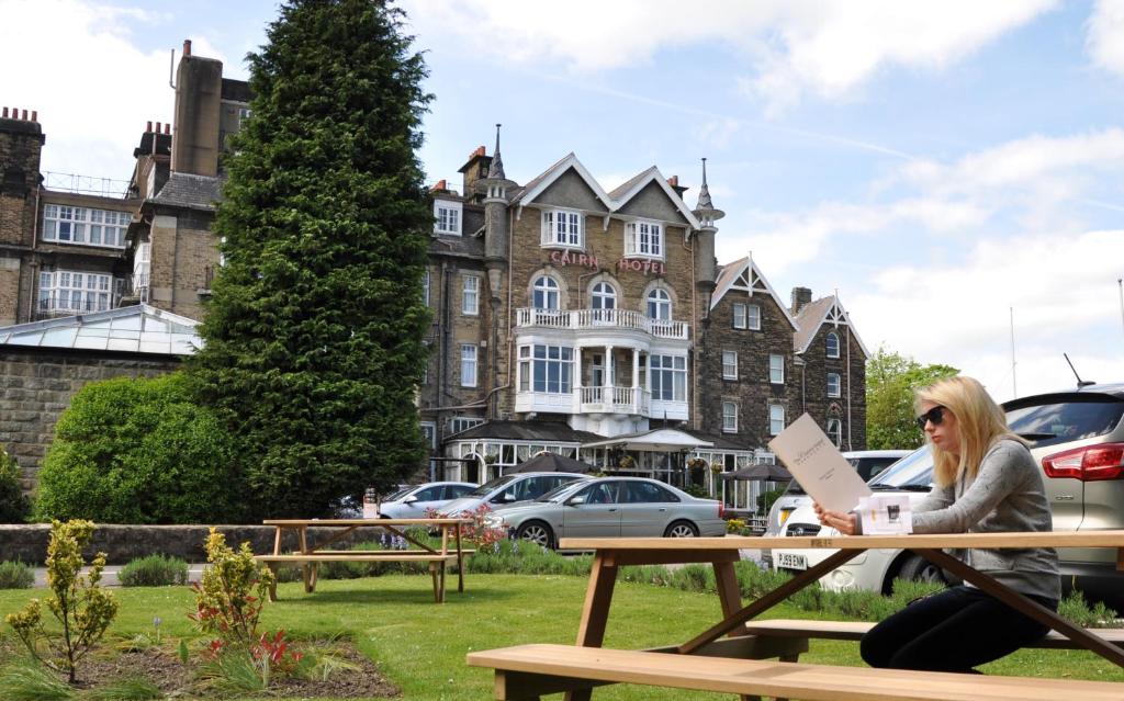 Cairn Hotel Review