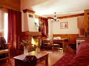 Chalet Des Neiges Oz En Oisans - Points About Your Stay