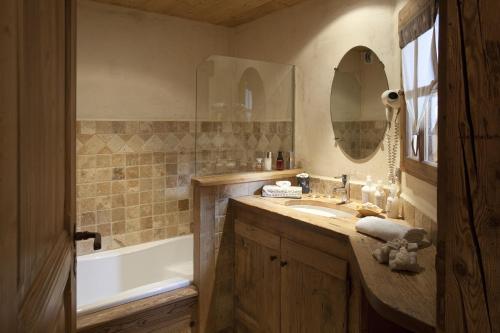 Chalet-Hotel Les Fermes De Pierre & Anna - Points About Your Stay