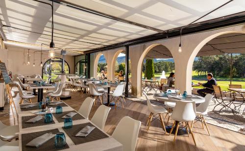 Château Et Golf De Taulane - Points About Your Stay