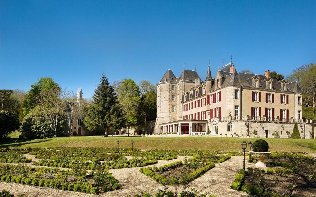 Chateau Laroche-Ploquin - Location and Setting