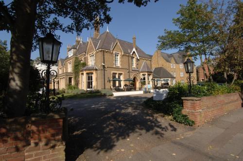 Cotswold Lodge Hotel - Good To Know