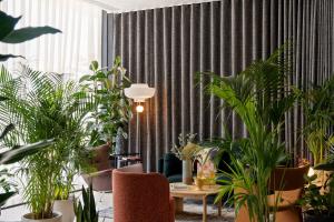 Cove Landmark Pinnacle - Good To Know