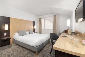 Eliseo Hotel - Points About Your Stay