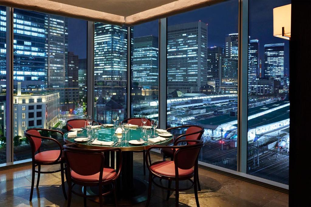 Four Seasons Hotel Tokyo at Marunouchi Review
