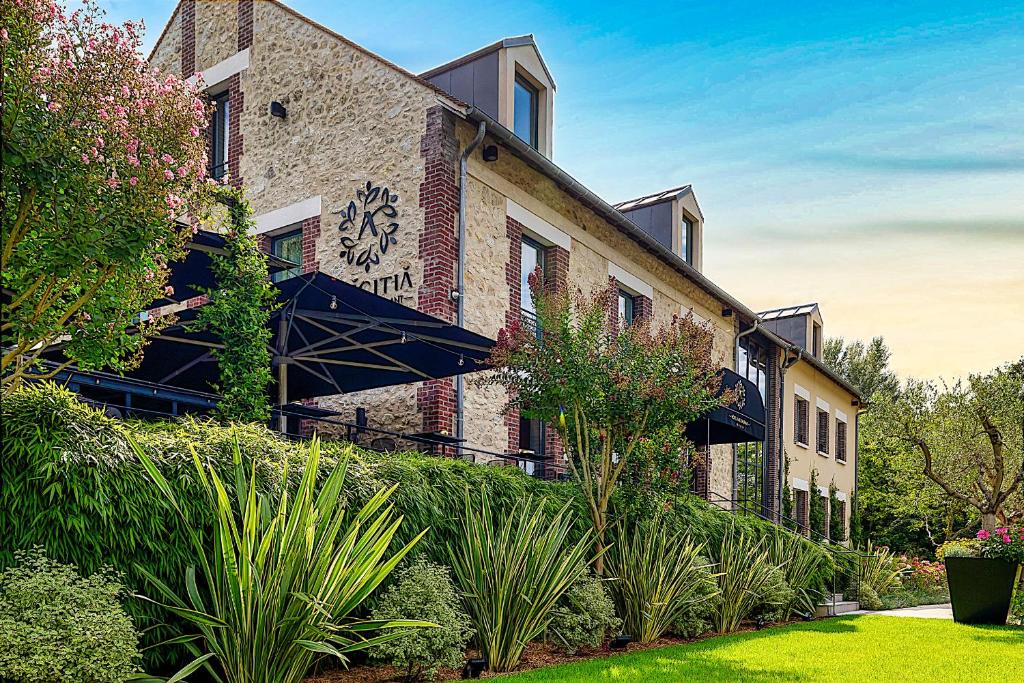 Friendship - Hotel & Restaurant - Points About Your Stay