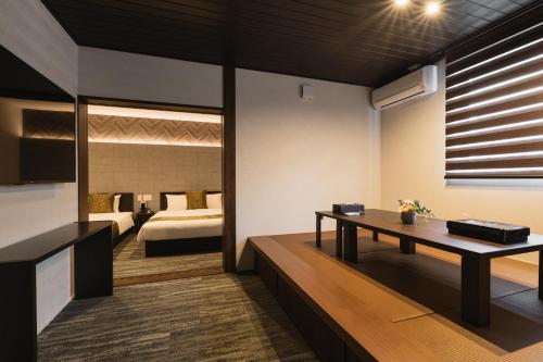 GRAND BASE Crane - Good To Know